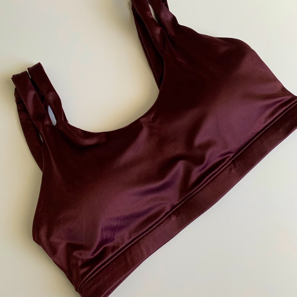 ❤️ 🍷 Nike burgundy color double strap sports bra